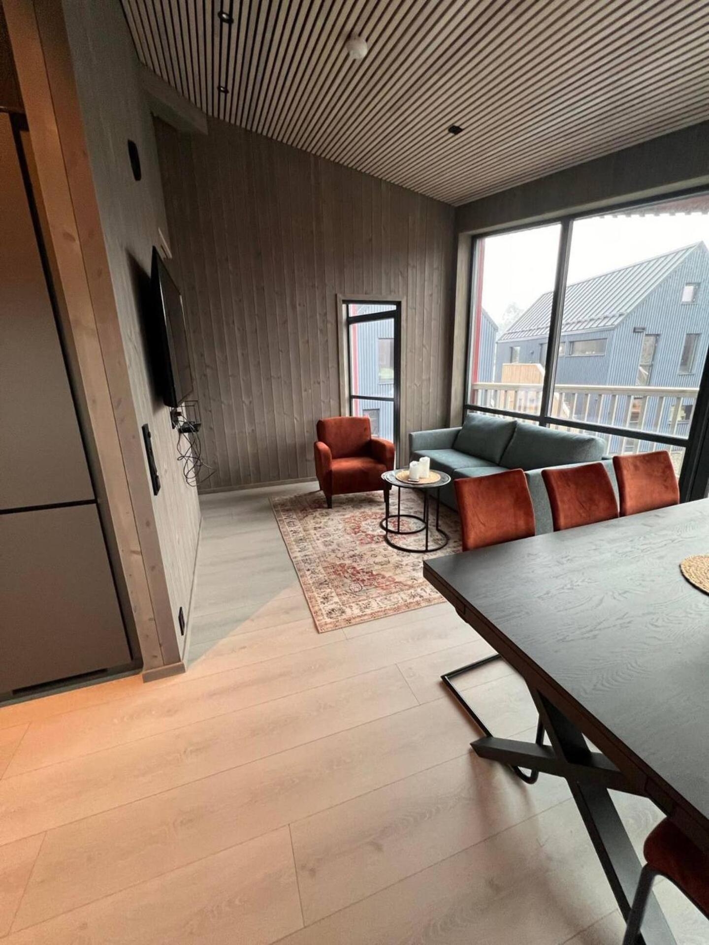 Stilren Leilighet I Henningsvaer Exterior foto